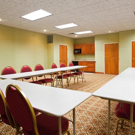 Holiday Inn Express Hotel & Suites Goshen By Ihg Ngoại thất bức ảnh