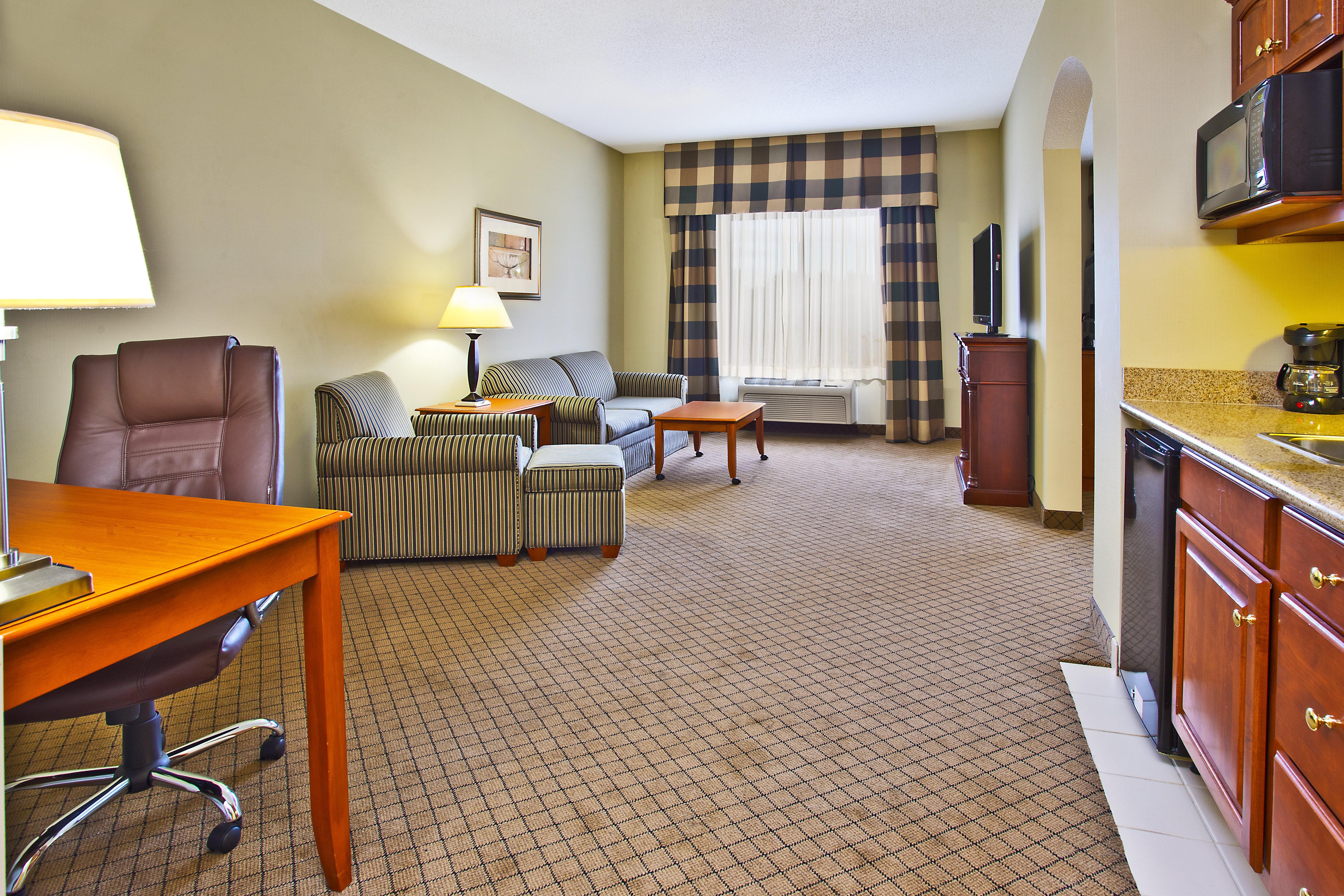 Holiday Inn Express Hotel & Suites Goshen By Ihg Ngoại thất bức ảnh