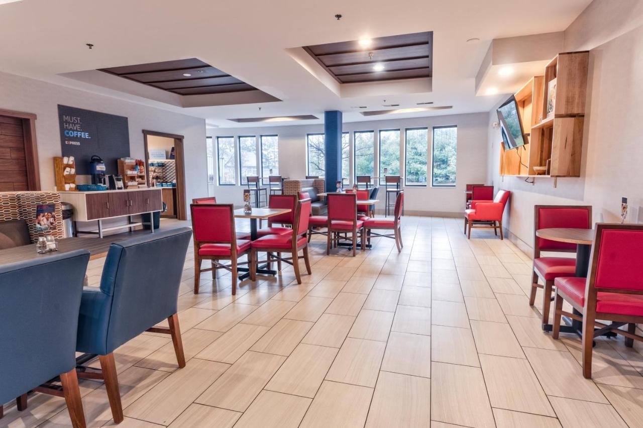 Holiday Inn Express Hotel & Suites Goshen By Ihg Ngoại thất bức ảnh