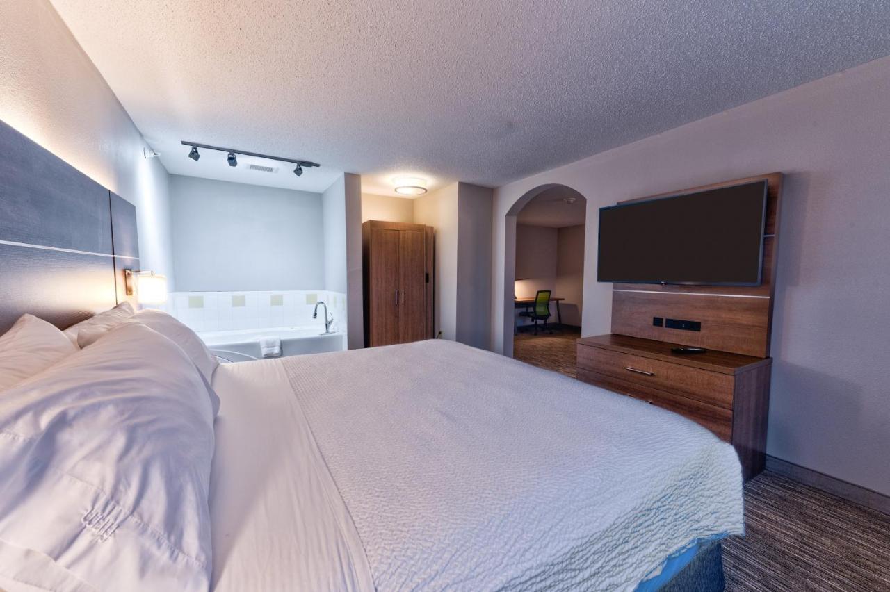 Holiday Inn Express Hotel & Suites Goshen By Ihg Ngoại thất bức ảnh