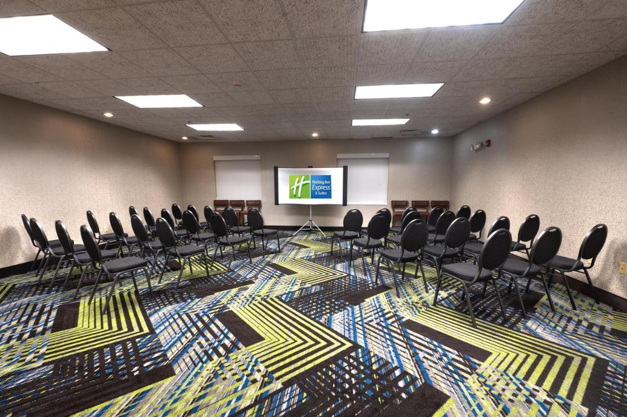 Holiday Inn Express Hotel & Suites Goshen By Ihg Ngoại thất bức ảnh