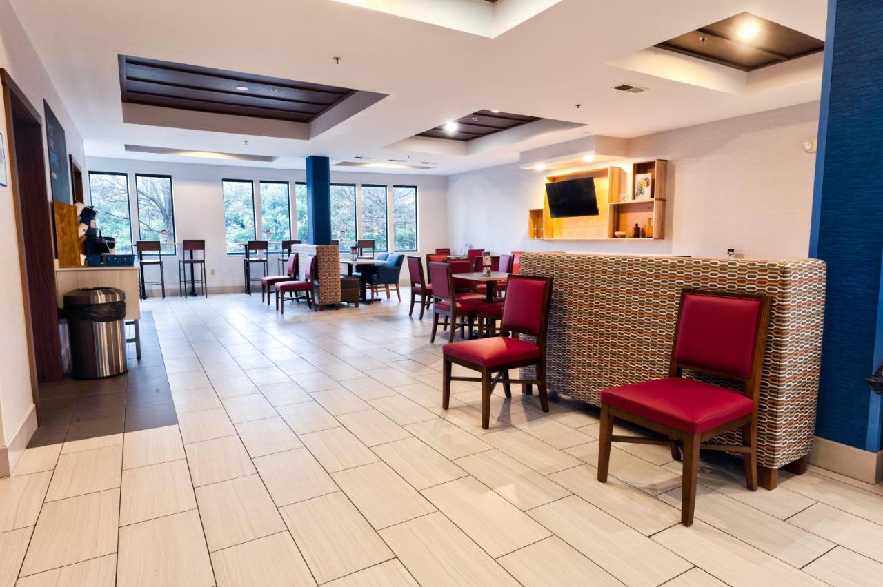 Holiday Inn Express Hotel & Suites Goshen By Ihg Ngoại thất bức ảnh
