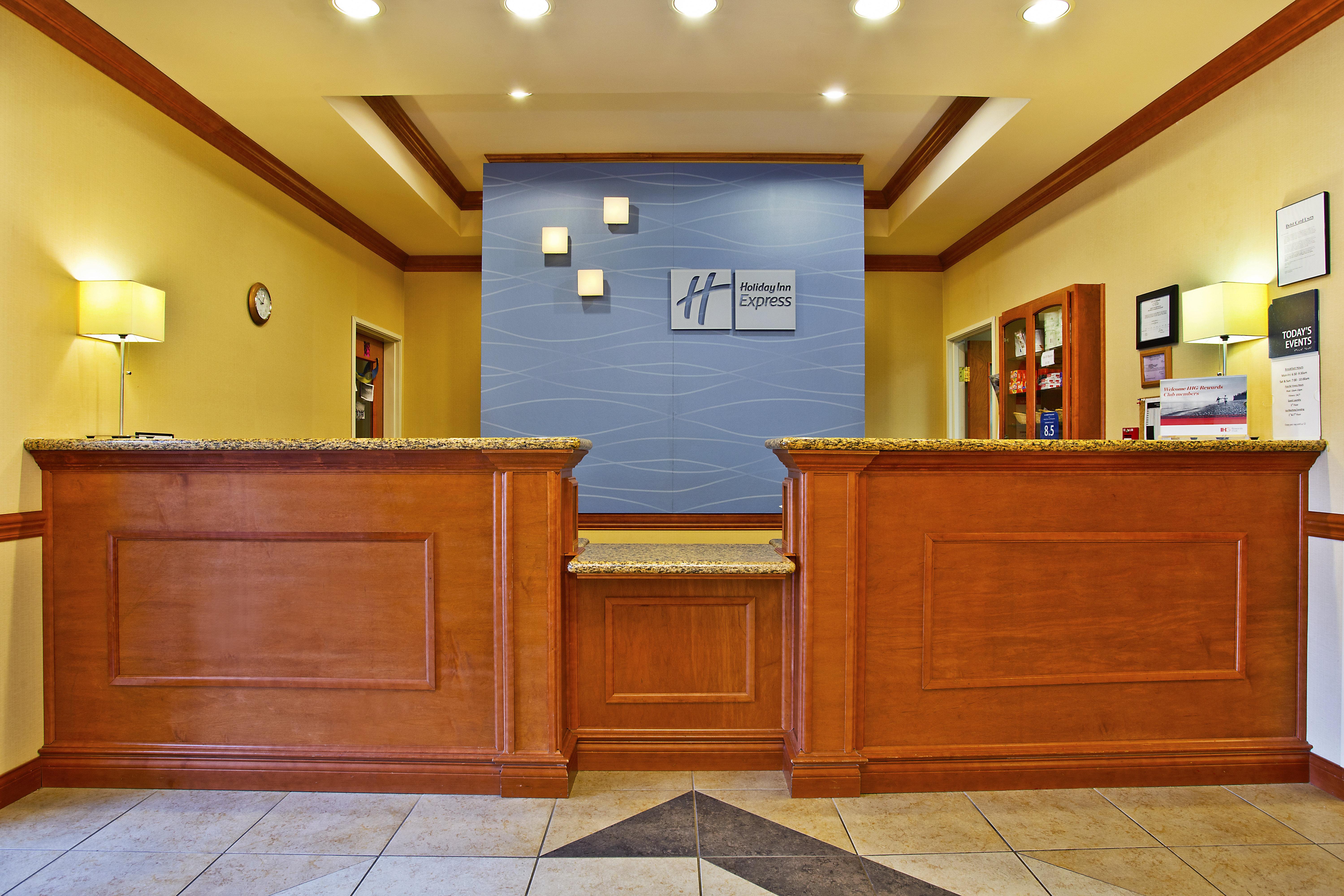 Holiday Inn Express Hotel & Suites Goshen By Ihg Ngoại thất bức ảnh