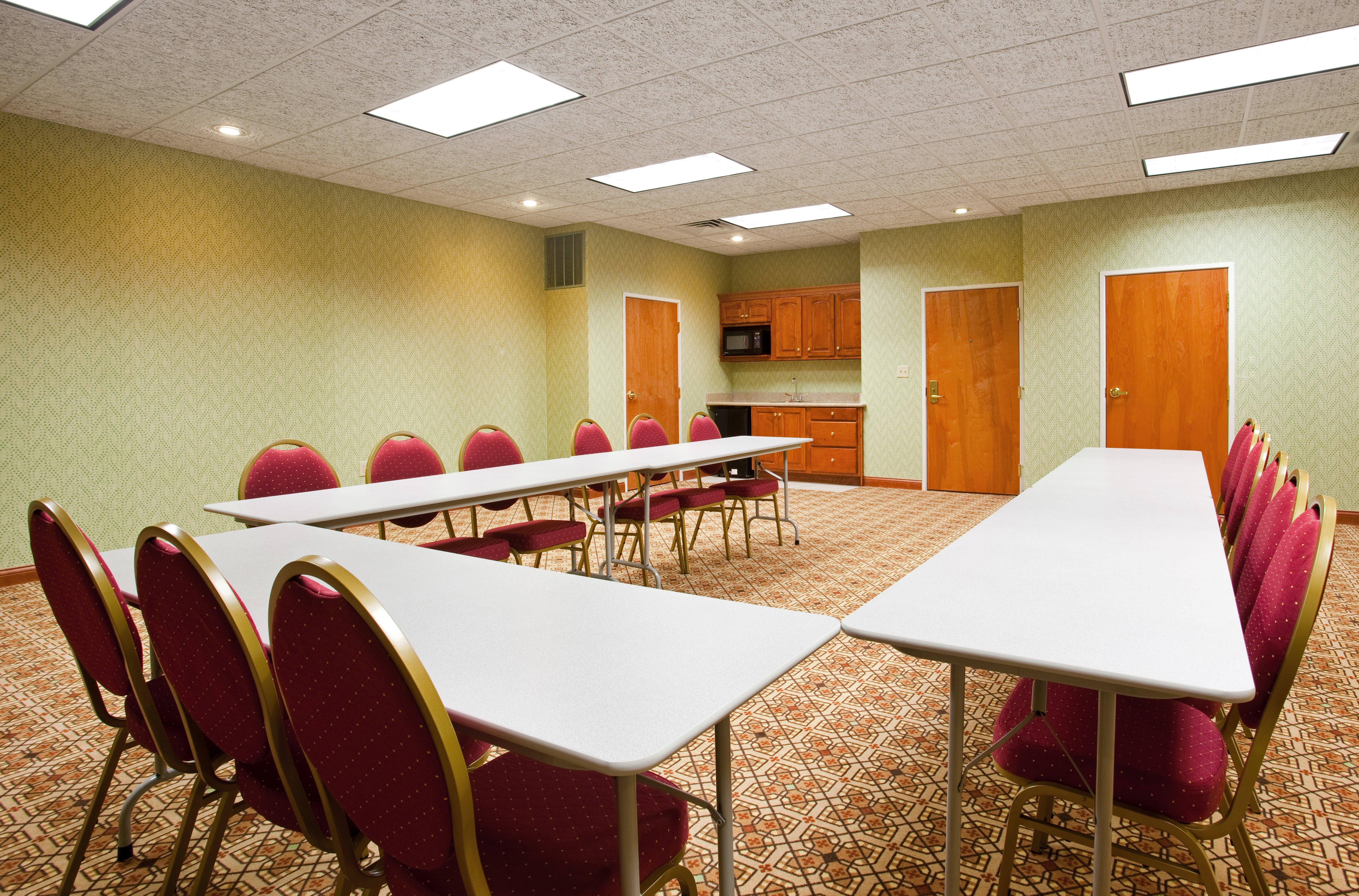 Holiday Inn Express Hotel & Suites Goshen By Ihg Ngoại thất bức ảnh
